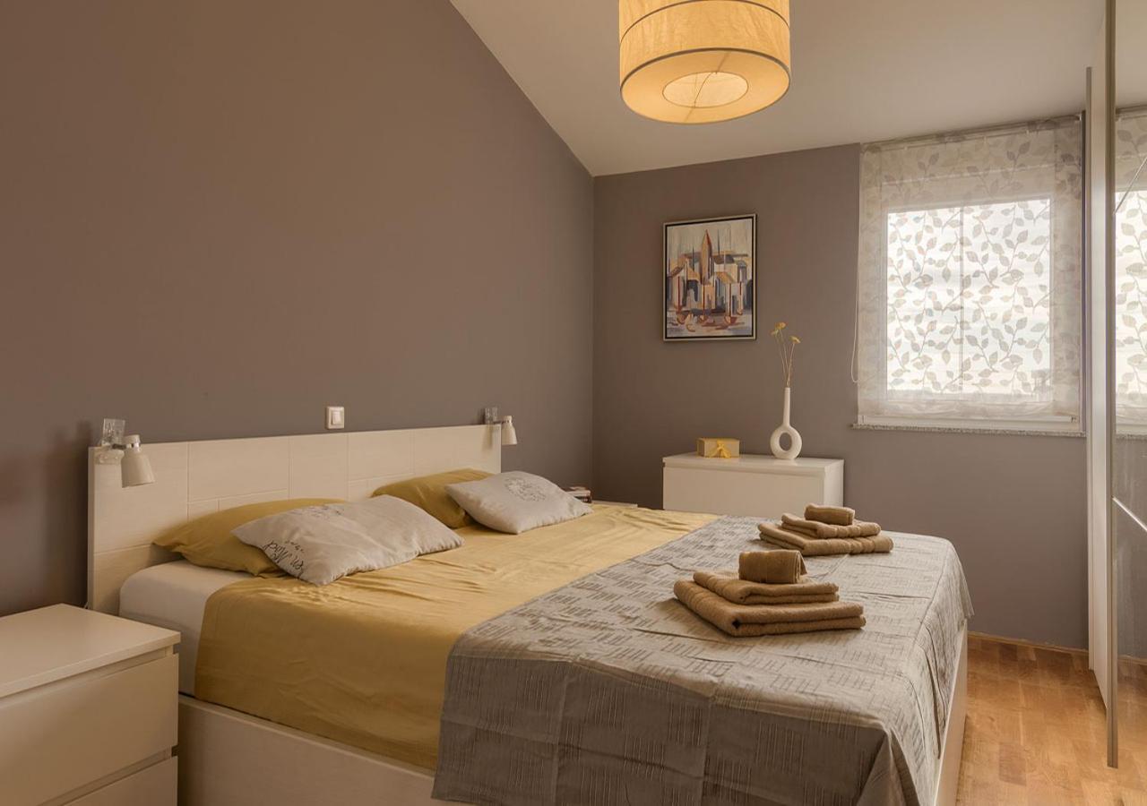Apartment Leki - Newly Renovated, Modern City Spot พูลา ภายนอก รูปภาพ